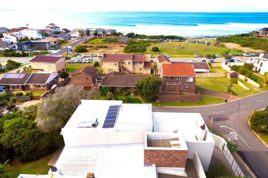 3 Bedroom Property for Sale in Wavecrest Eastern Cape